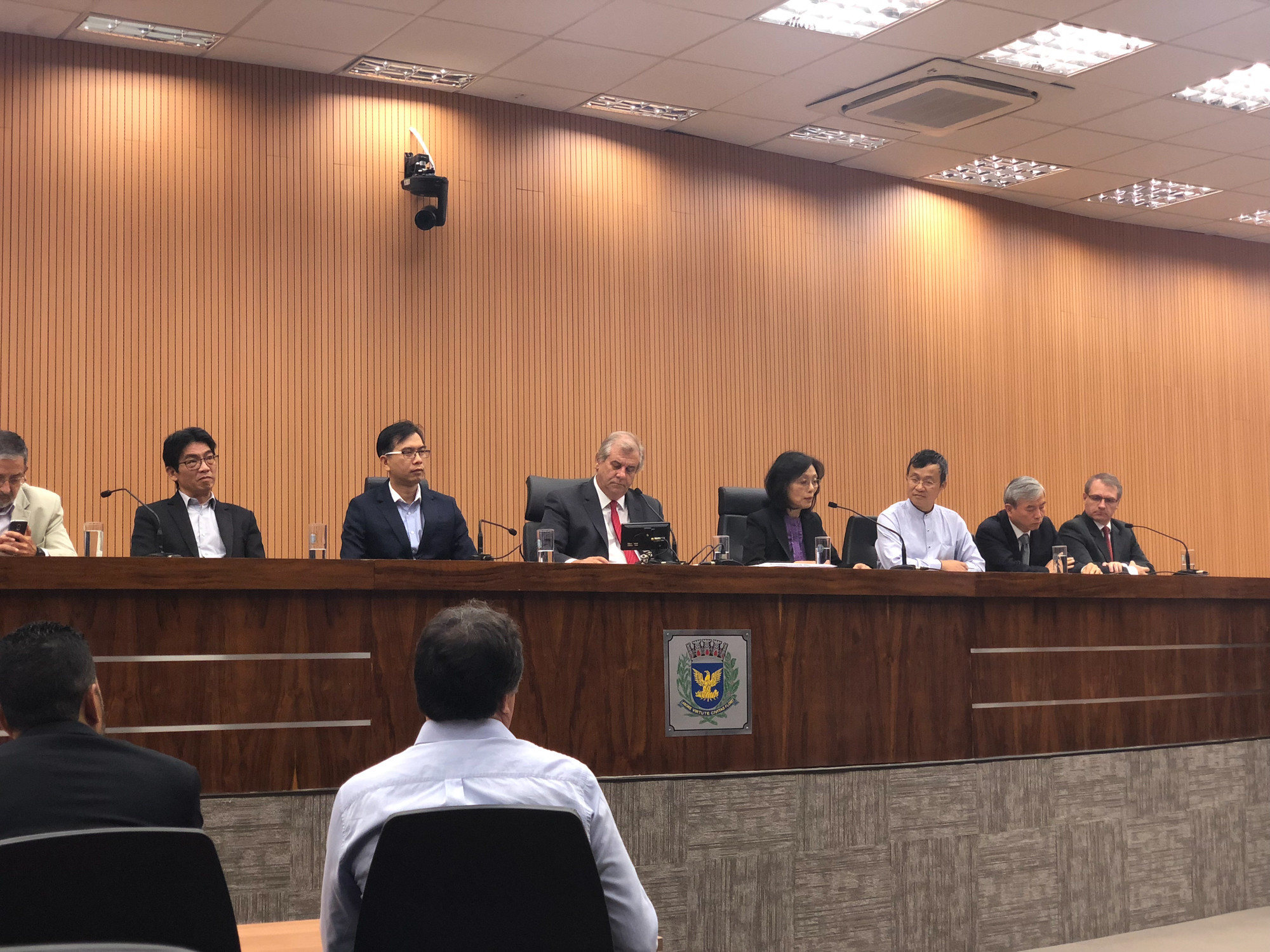 移民问题公开听证会