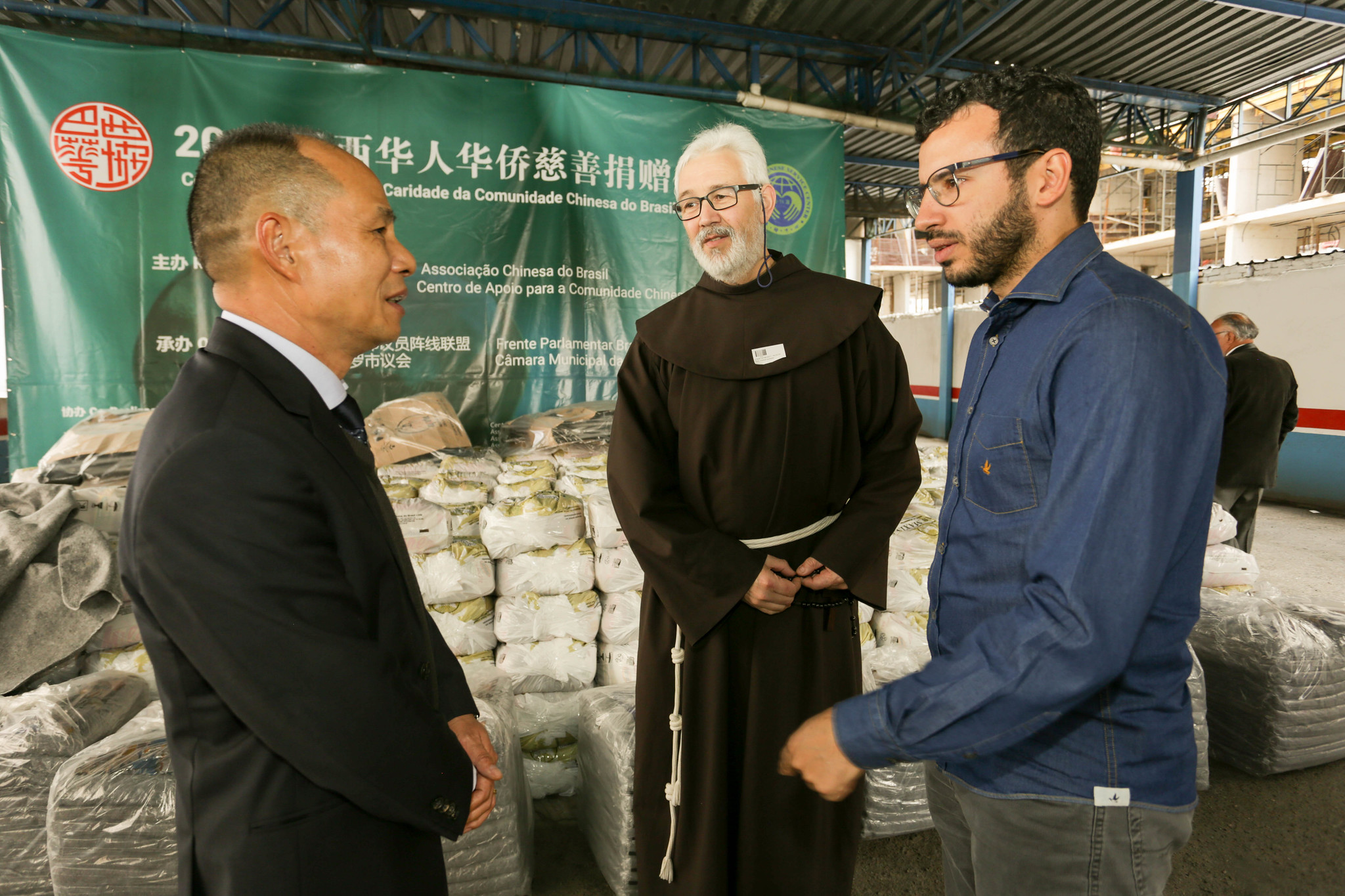 Cerimônia de Doação de Caridade da Comunidade Chinesa do Brasil